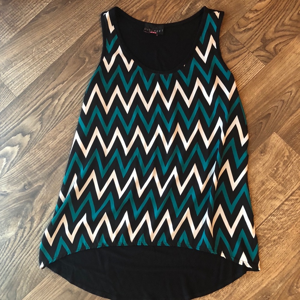 Teal & White Chevron Top!🎉🎉